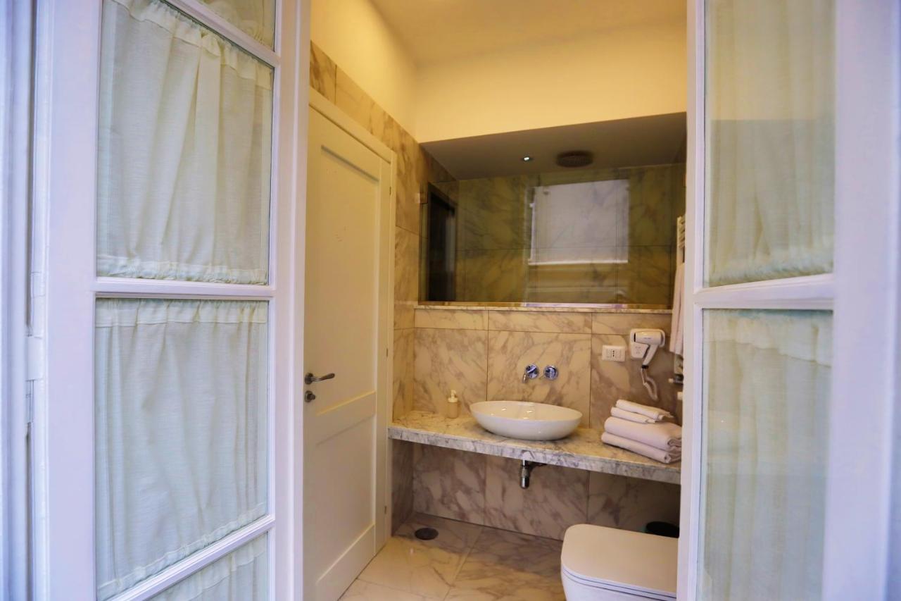 Bed and Breakfast Porto 53 Napoli Esterno foto